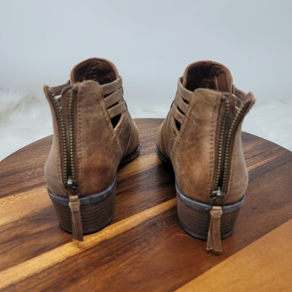 Baretraps Godlie Brown Breaded Back Zip Faux Leather Ankle Boots Women's 9.5 - Picture 4 of 8